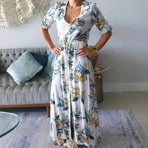 Amazing floral maxi dress from  Le salty label size s